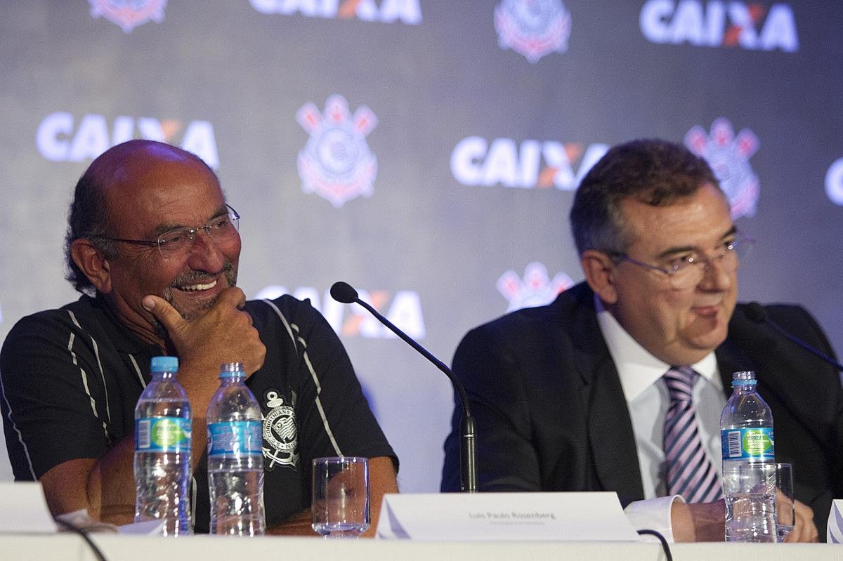 Durante evento no Museu do Futebol, no Pacaembu, o Corinthians anunciou seu novo patrocinador master, a Caixa Economica Federal; São Paulo / SP - Brasil - 20/11/2012