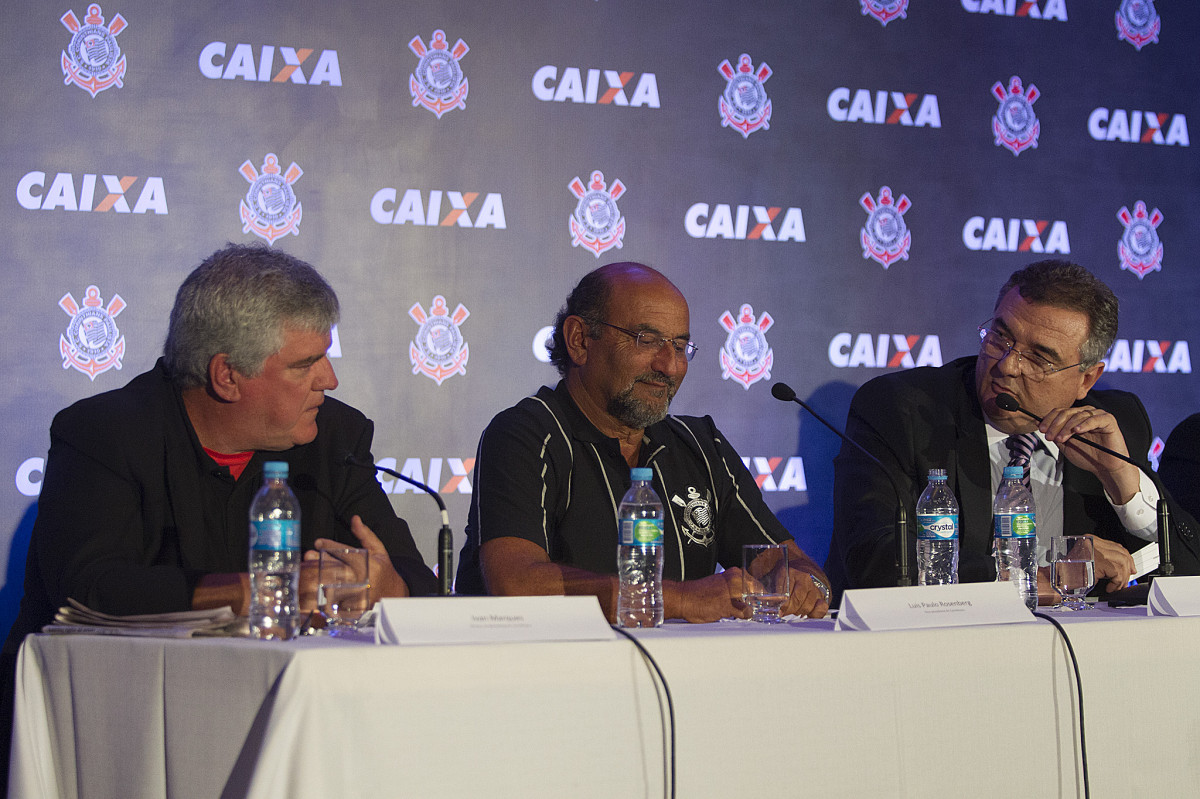 Durante evento no Museu do Futebol, no Pacaembu, o Corinthians anunciou seu novo patrocinador master, a Caixa Economica Federal; São Paulo / SP - Brasil - 20/11/2012