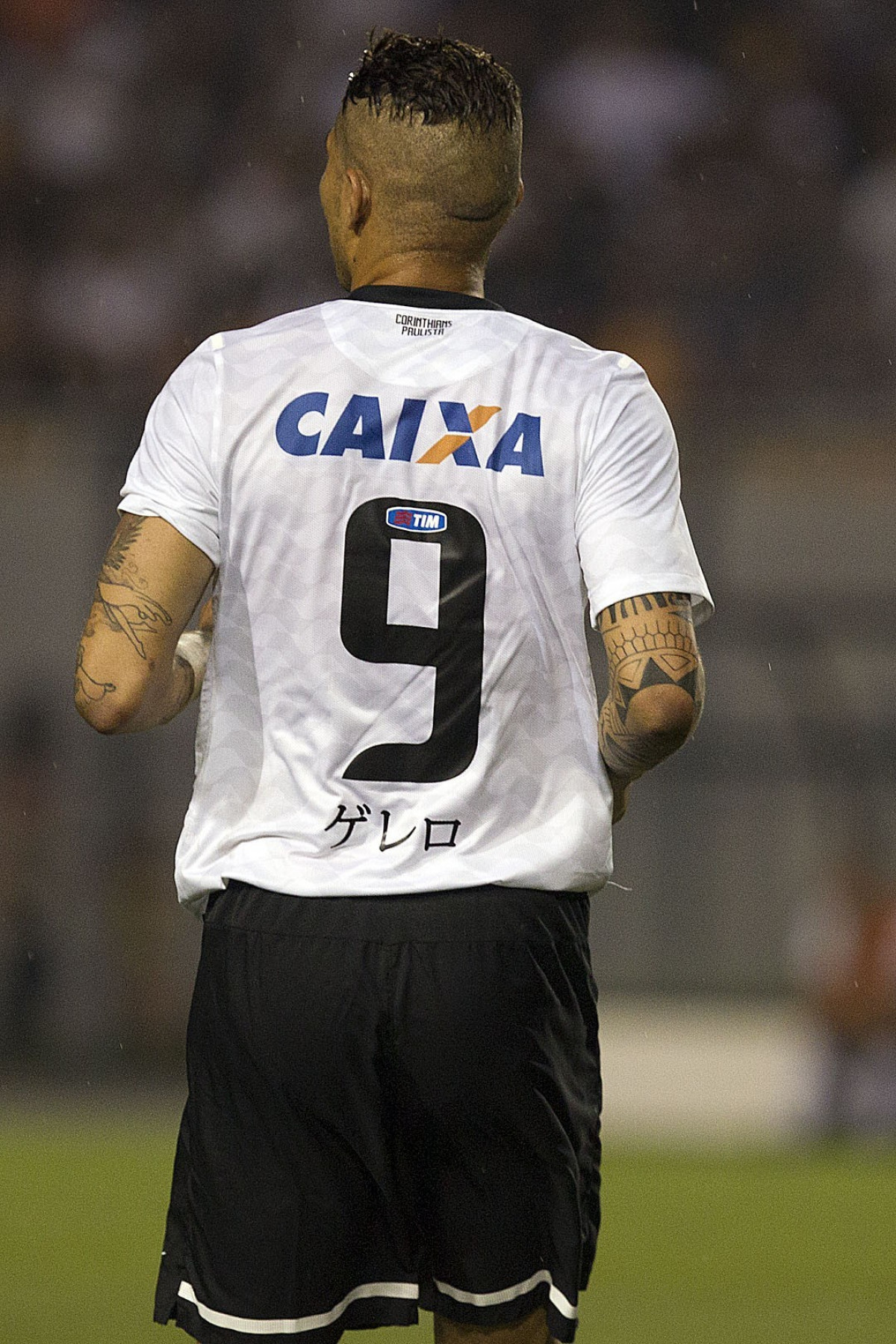 Durante a partida entre Corinthians x Santos, realizada esta noite no estdio do Pacaembu, jogo vlido pela 37 rodada do Campeonato Brasileiro de 2012