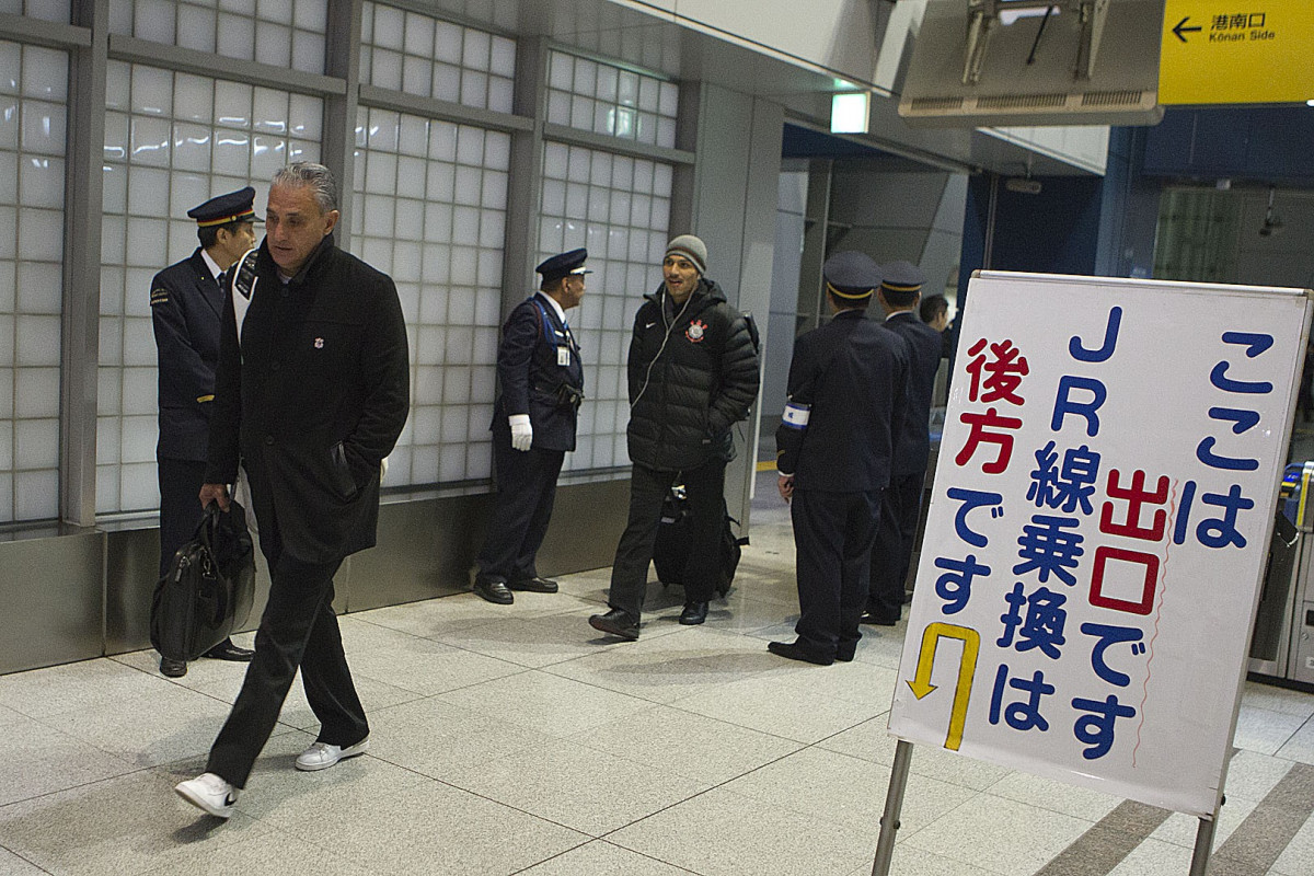 Durante a viagem para Nagoya/Japao; O time fez uma escala tecnica para e viajou ao Japao onde disputara o Campeonato Mundial Interclubes organizado pela FIFA, a ser jogado nas cidades de Toyota e Yokohama