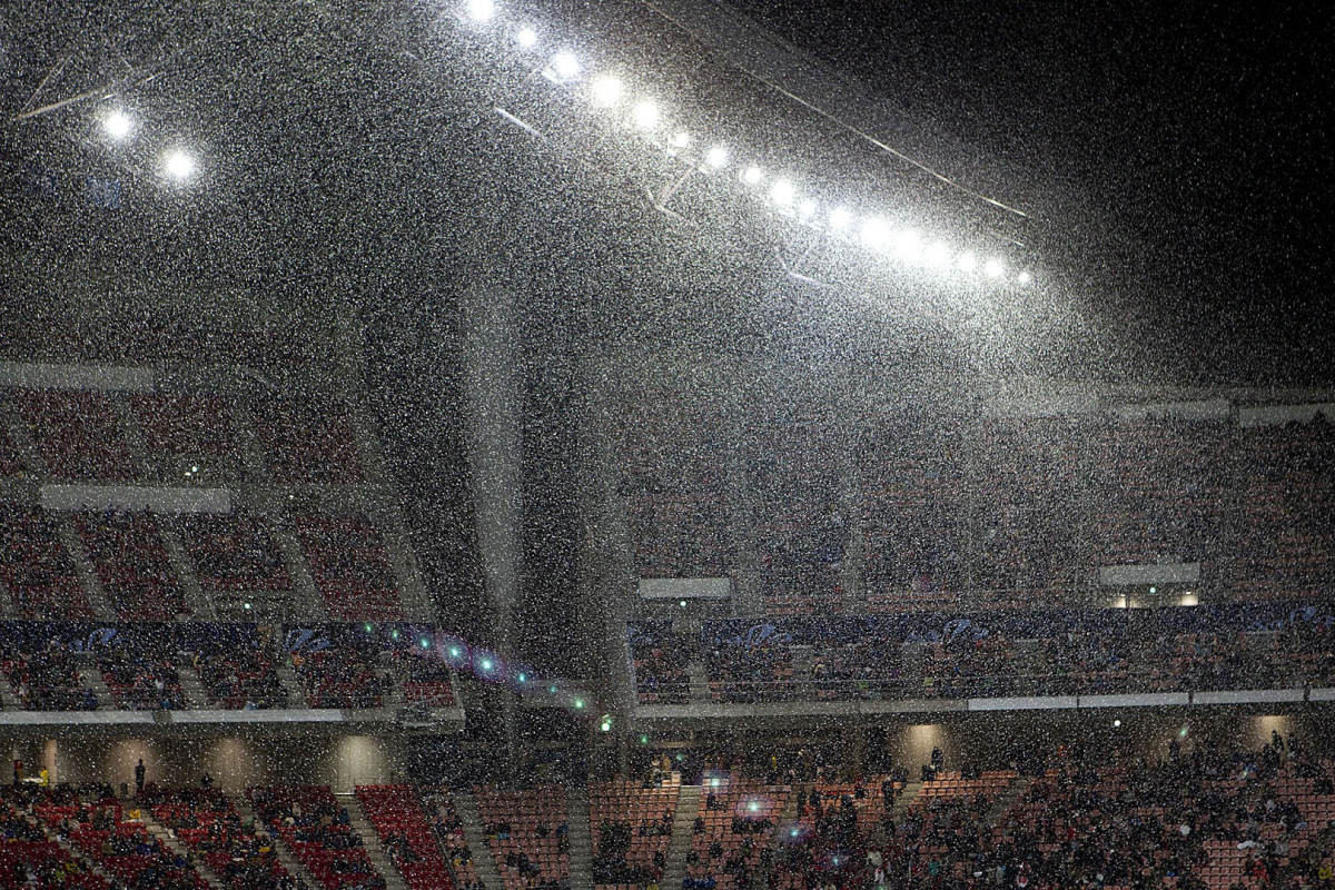 Mais a comissão tecnica fora ao estádio de Toyota, para assistir ao jogo entre o Al Ahly, do Egito, e o Sanfrecce Hiroshima, após o treino desta tarde no Wave Stadium Kariya, como preparação para a disputa do Campeonato Mundial Interclubes organizado pela FIFA, a ser jogado nas cidades de Toyota e Yokohama