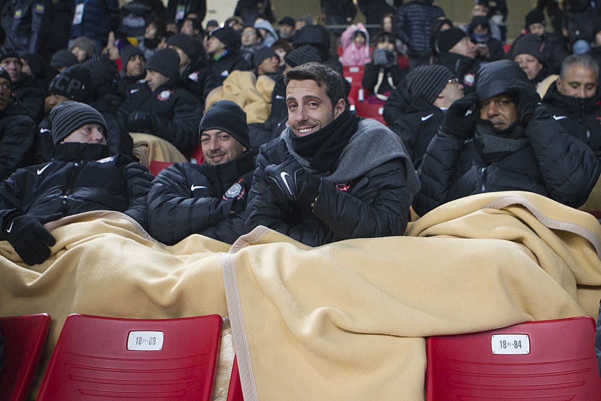 Mais a comisso tecnica fora ao estdio de Toyota, para assistir ao jogo entre o Al Ahly, do Egito, e o Sanfrecce Hiroshima, aps o treino desta tarde no Wave Stadium Kariya, como preparao para a disputa do Campeonato Mundial Interclubes organizado pela FIFA, a ser jogado nas cidades de Toyota e Yokohama