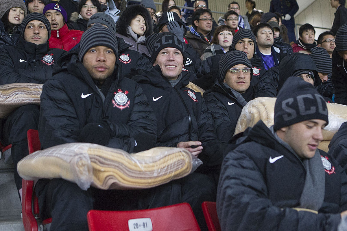 Mais a comissão tecnica fora ao estádio de Toyota, para assistir ao jogo entre o Al Ahly, do Egito, e o Sanfrecce Hiroshima, após o treino desta tarde no Wave Stadium Kariya, como preparação para a disputa do Campeonato Mundial Interclubes organizado pela FIFA, a ser jogado nas cidades de Toyota e Yokohama