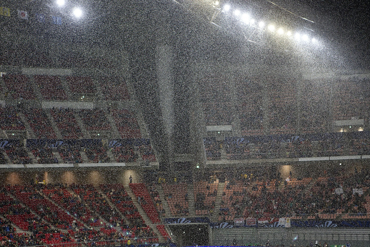 Mais a comissão tecnica fora ao estádio de Toyota, para assistir ao jogo entre o Al Ahly, do Egito, e o Sanfrecce Hiroshima, após o treino desta tarde no Wave Stadium Kariya, como preparação para a disputa do Campeonato Mundial Interclubes organizado pela FIFA, a ser jogado nas cidades de Toyota e Yokohama