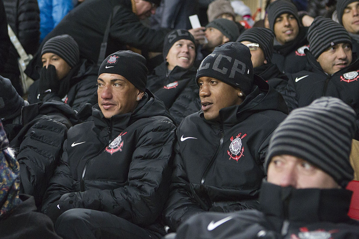 Mais a comissão tecnica fora ao estádio de Toyota, para assistir ao jogo entre o Al Ahly, do Egito, e o Sanfrecce Hiroshima, após o treino desta tarde no Wave Stadium Kariya, como preparação para a disputa do Campeonato Mundial Interclubes organizado pela FIFA, a ser jogado nas cidades de Toyota e Yokohama
