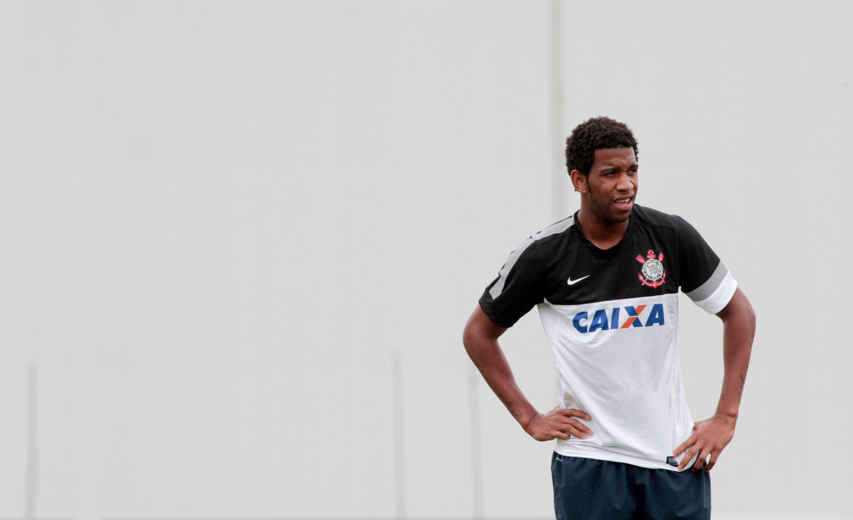 Gil chegou ao Corinthians em janeiro de 2013