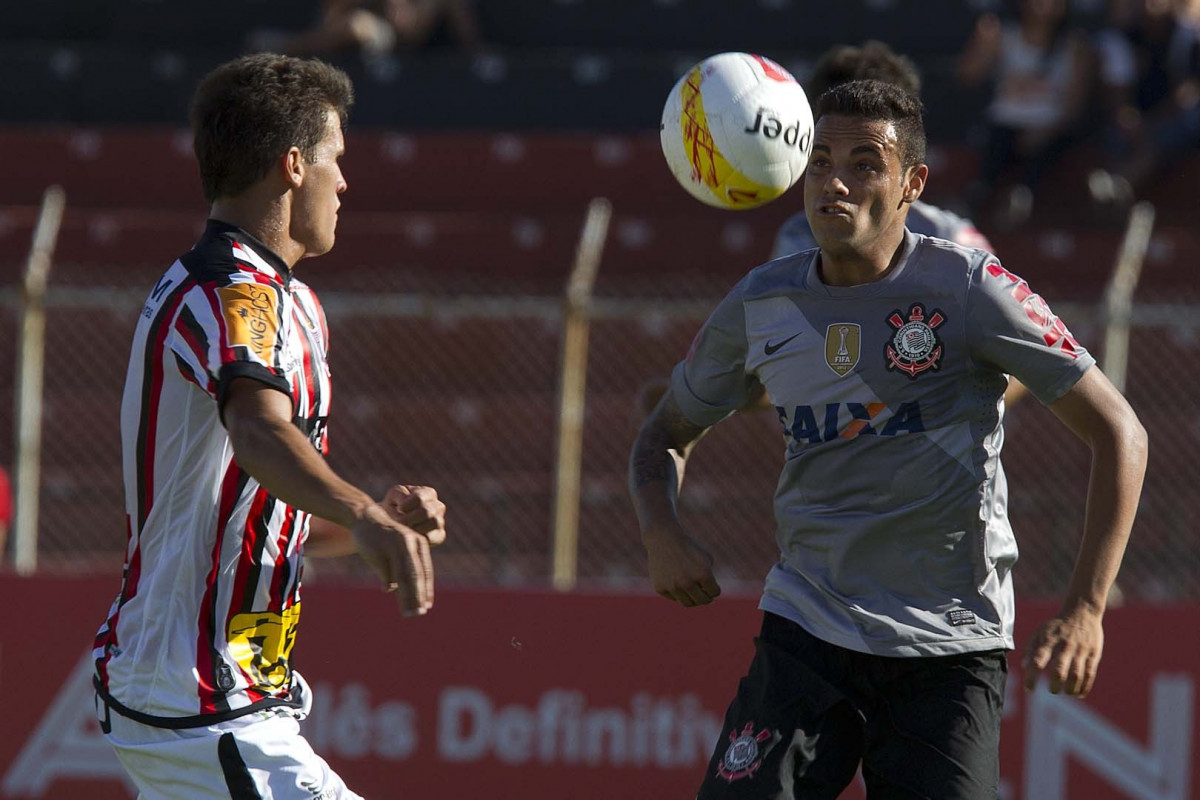 Durante o jogo esta tarde entre Paulista x Corinthians, no estádio Jaime Cintra , em Jundiaí, válido pela 1ª rodada do Campeonato Paulista 2013 - Jundiaí/SP