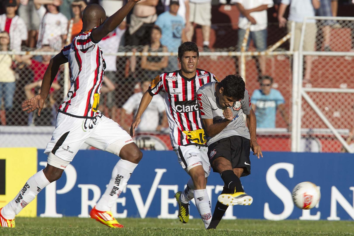 Durante o jogo esta tarde entre Paulista x Corinthians, no estádio Jaime Cintra , em Jundiaí, válido pela 1ª rodada do Campeonato Paulista 2013 - Jundiaí/SP