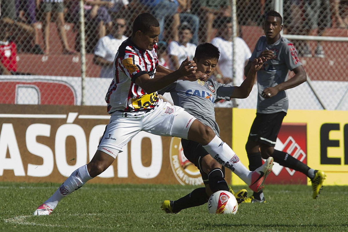 Durante o jogo esta tarde entre Paulista x Corinthians, no estádio Jaime Cintra , em Jundiaí, válido pela 1ª rodada do Campeonato Paulista 2013 - Jundiaí/SP