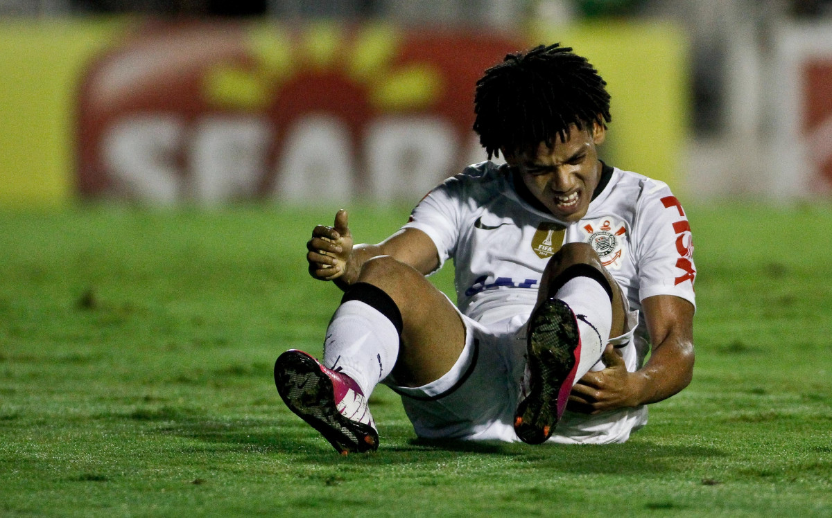 Romarinho do Corinthians durante partida válida pelo Campeonato Paulista realizado no estádio Barão de Serra Negra