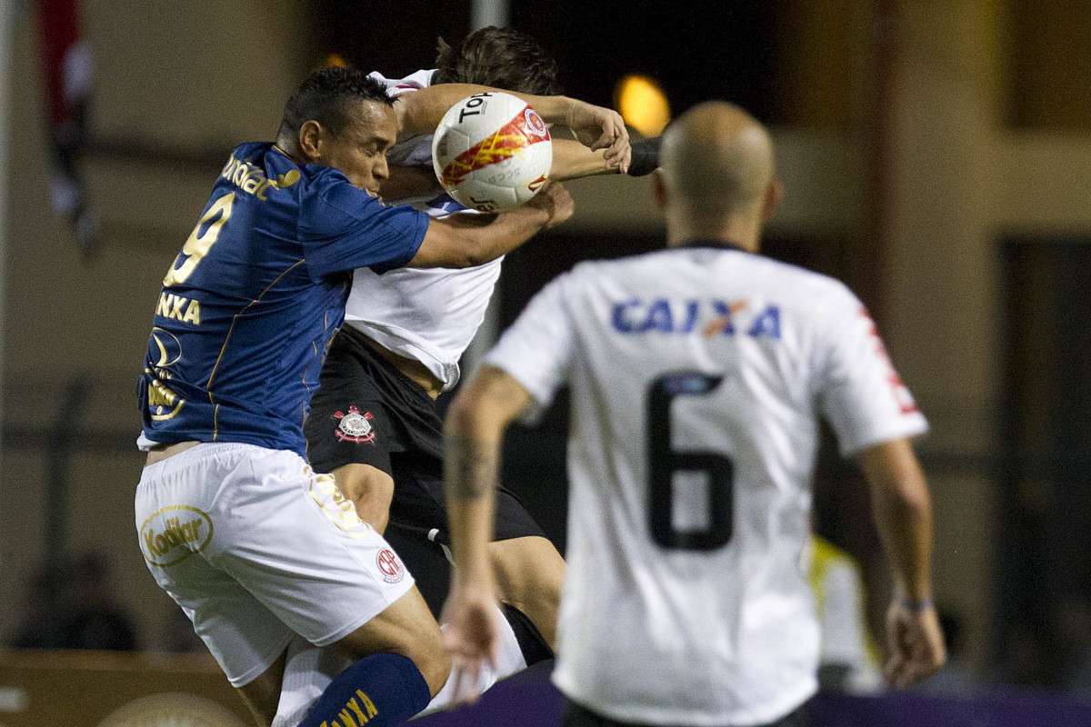 Durante a partida entre Corinthians x Penapolense realizada esta noite no estádio do Pacaembu, jogo válido pela 15ª rodada do Campeonato Paulista de 2013