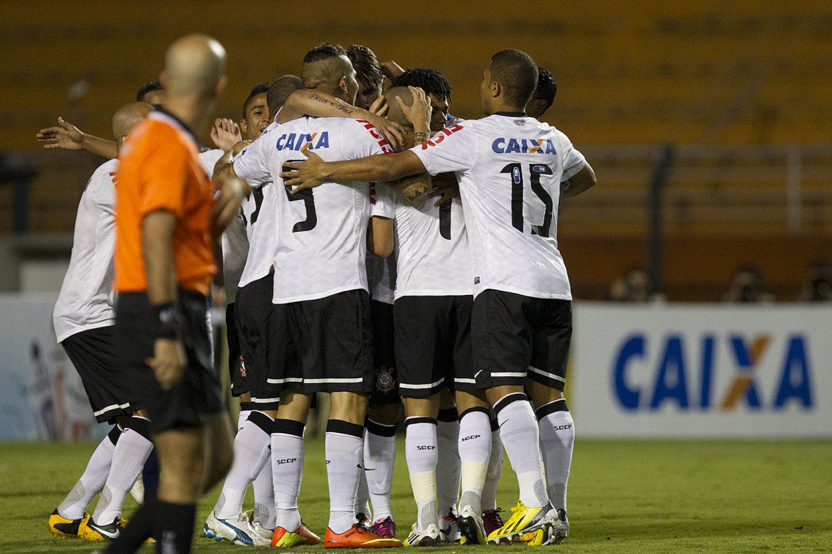 Durante a partida entre Corinthians x Penapolense realizada esta noite no estdio do Pacaembu, jogo vlido pela 15 rodada do Campeonato Paulista de 2013