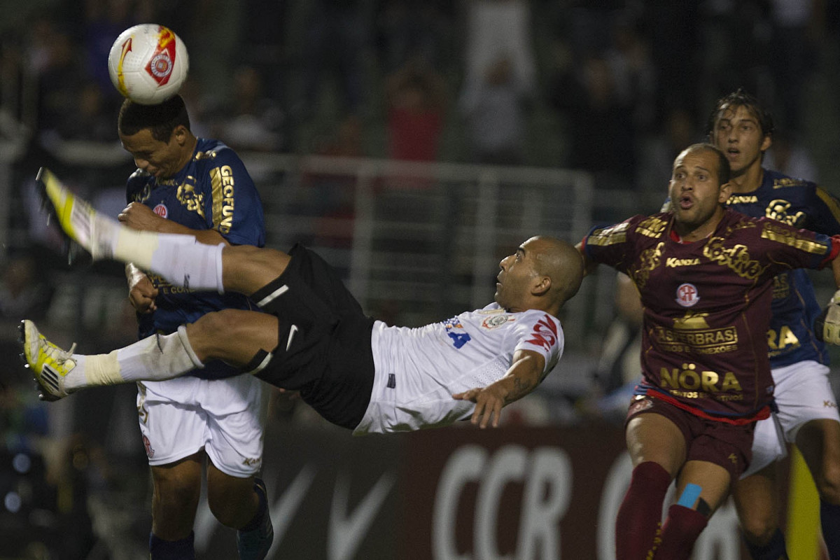 Durante a partida entre Corinthians x Penapolense realizada esta noite no estádio do Pacaembu, jogo válido pela 15ª rodada do Campeonato Paulista de 2013