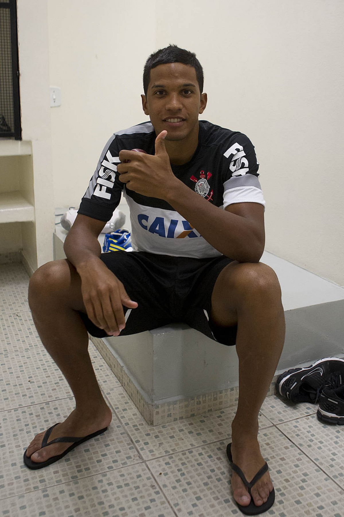 Nos vestiários antes da partida entre Corinthians x Penapolense realizada esta noite no estádio do Pacaembu, jogo válido pela 15ª rodada do Campeonato Paulista de 2013