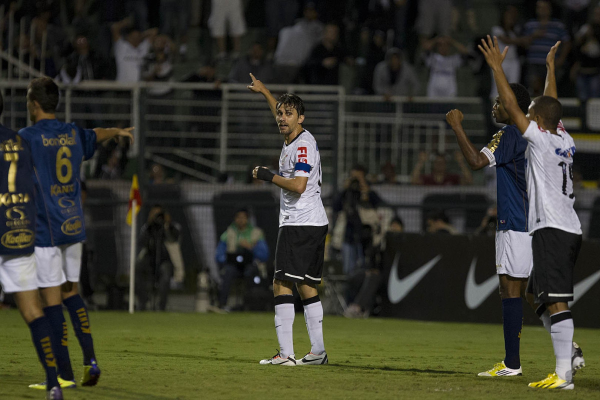 Durante a partida entre Corinthians x Penapolense realizada esta noite no estádio do Pacaembu, jogo válido pela 15ª rodada do Campeonato Paulista de 2013