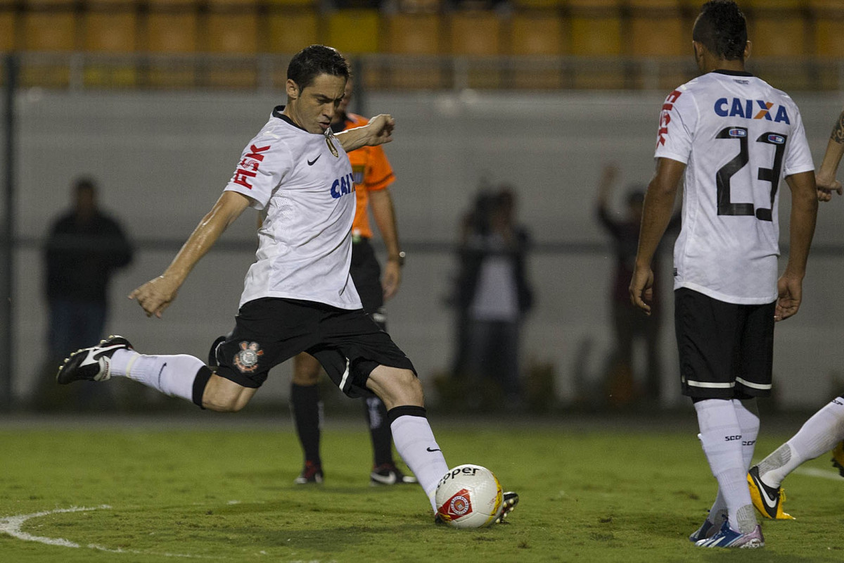 Durante a partida entre Corinthians x Penapolense realizada esta noite no estdio do Pacaembu, jogo vlido pela 15 rodada do Campeonato Paulista de 2013