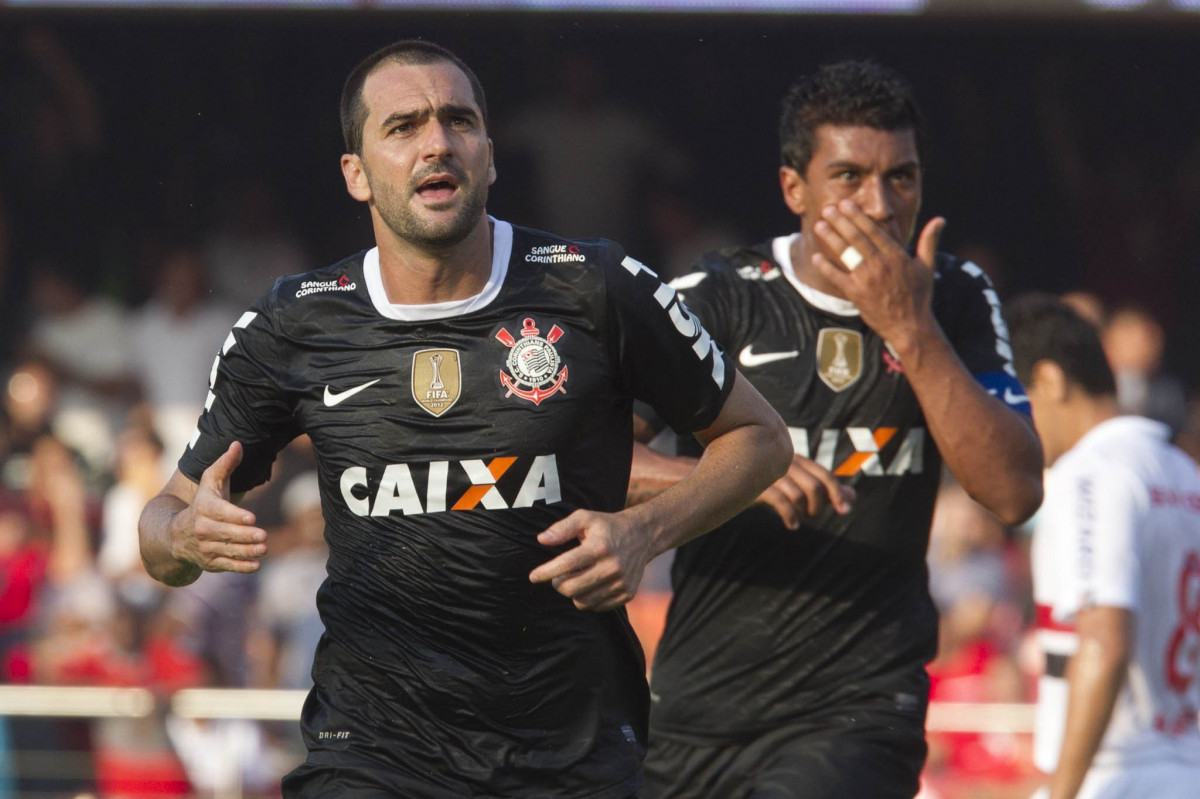 Durante a partida entre São Paulo x Corinthians realizada esta tarde no estádio do Morumbi, jogo válido pela 16ª rodada do Campeonato Paulista de 2013