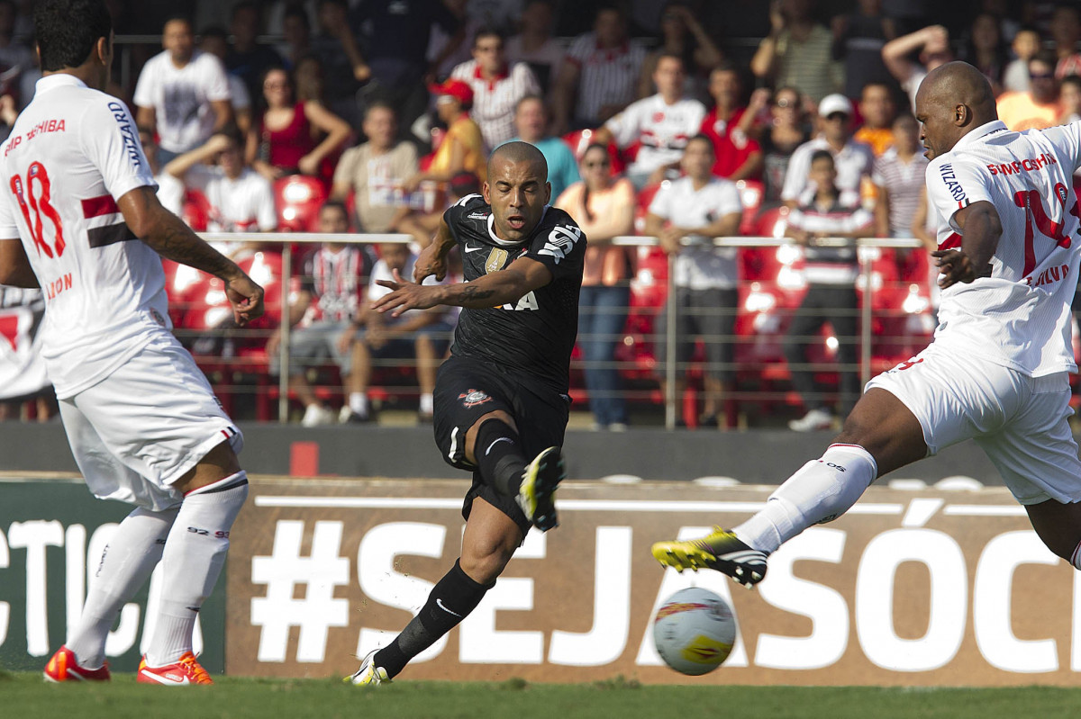 Durante a partida entre São Paulo x Corinthians realizada esta tarde no estádio do Morumbi, jogo válido pela 16ª rodada do Campeonato Paulista de 2013