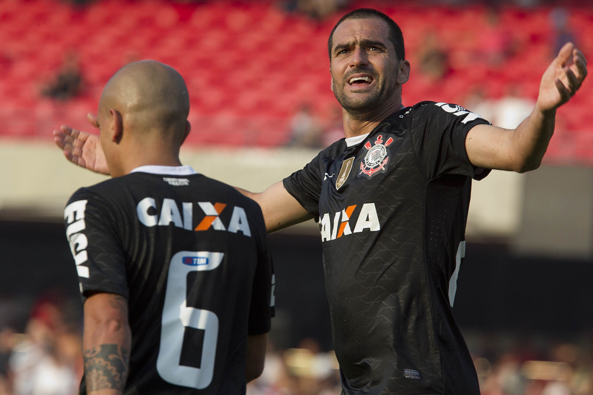 Durante a partida entre São Paulo x Corinthians realizada esta tarde no estádio do Morumbi, jogo válido pela 16ª rodada do Campeonato Paulista de 2013