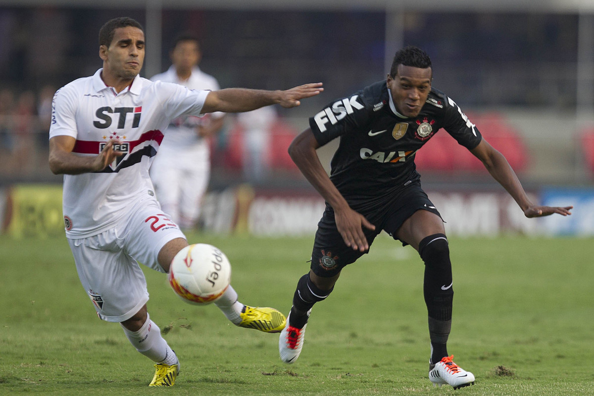 Durante a partida entre São Paulo x Corinthians realizada esta tarde no estádio do Morumbi, jogo válido pela 16ª rodada do Campeonato Paulista de 2013