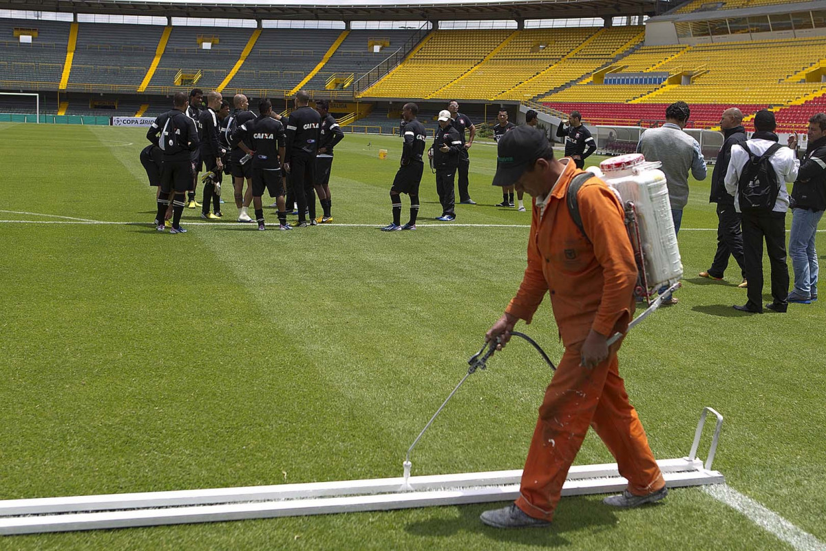 Durante o treino desta manhã no anexo ao estádio El Campín, na cidade de Bogota, Colômbia. O próximo jogo da equipe será amanhã, quarta-feira, dia 03/04, contra o Millonarios, da Colômbia, no estádio El Campín, em Bogota, jogo de volta válido pela Copa Libertadores da América 2013