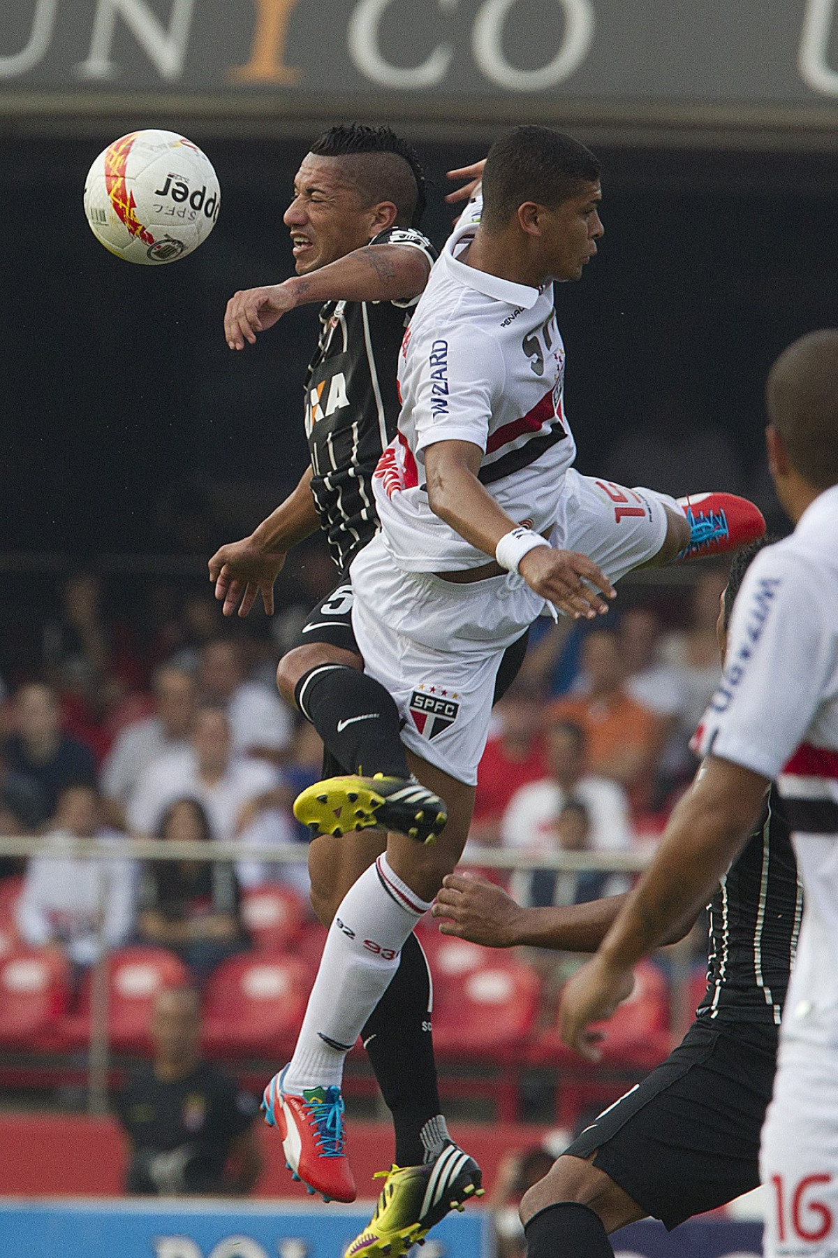 Durante a partida entre So Paulo x Corinthians realizada esta tarde no estdio do Morumbi, jogo vlido pelas semifinais do Campeonato Paulista de 2013