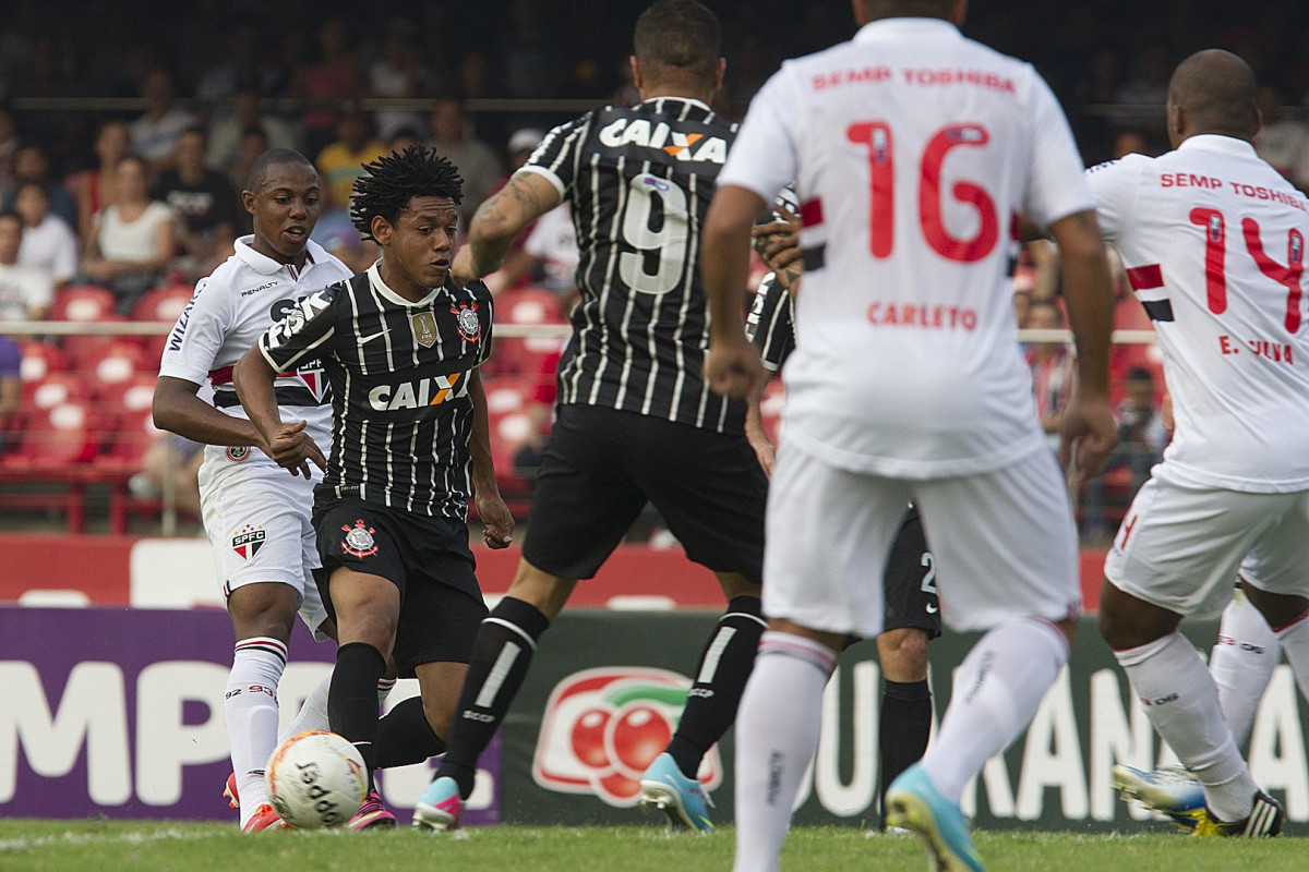 Durante a partida entre São Paulo x Corinthians realizada esta tarde no estádio do Morumbi, jogo válido pelas semifinais do Campeonato Paulista de 2013