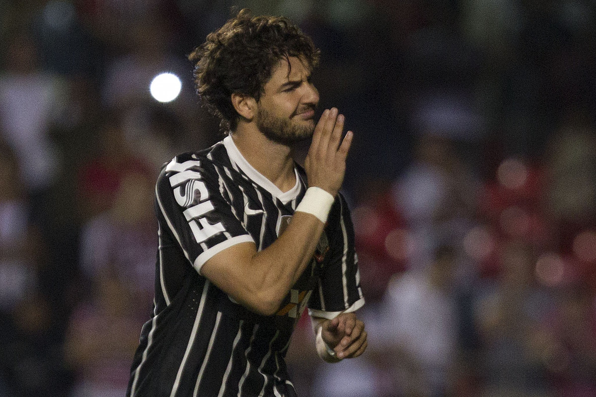 Durante a partida entre São Paulo x Corinthians realizada esta tarde no estádio do Morumbi, jogo válido pelas semifinais do Campeonato Paulista de 2013