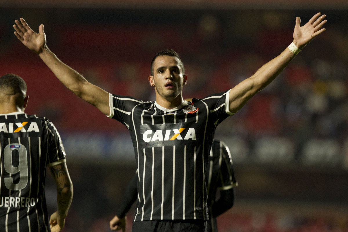 Durante a partida entre So Paulo x Corinthians, realizada esta noite no estdio do Morumbi, jogo de ida da Recopa 2013