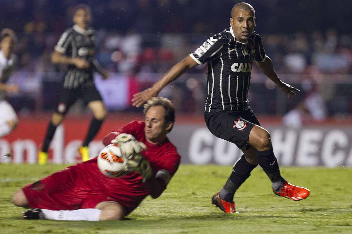 Durante a partida entre So Paulo x Corinthians, realizada esta noite no estdio do Morumbi, jogo de ida da Recopa 2013