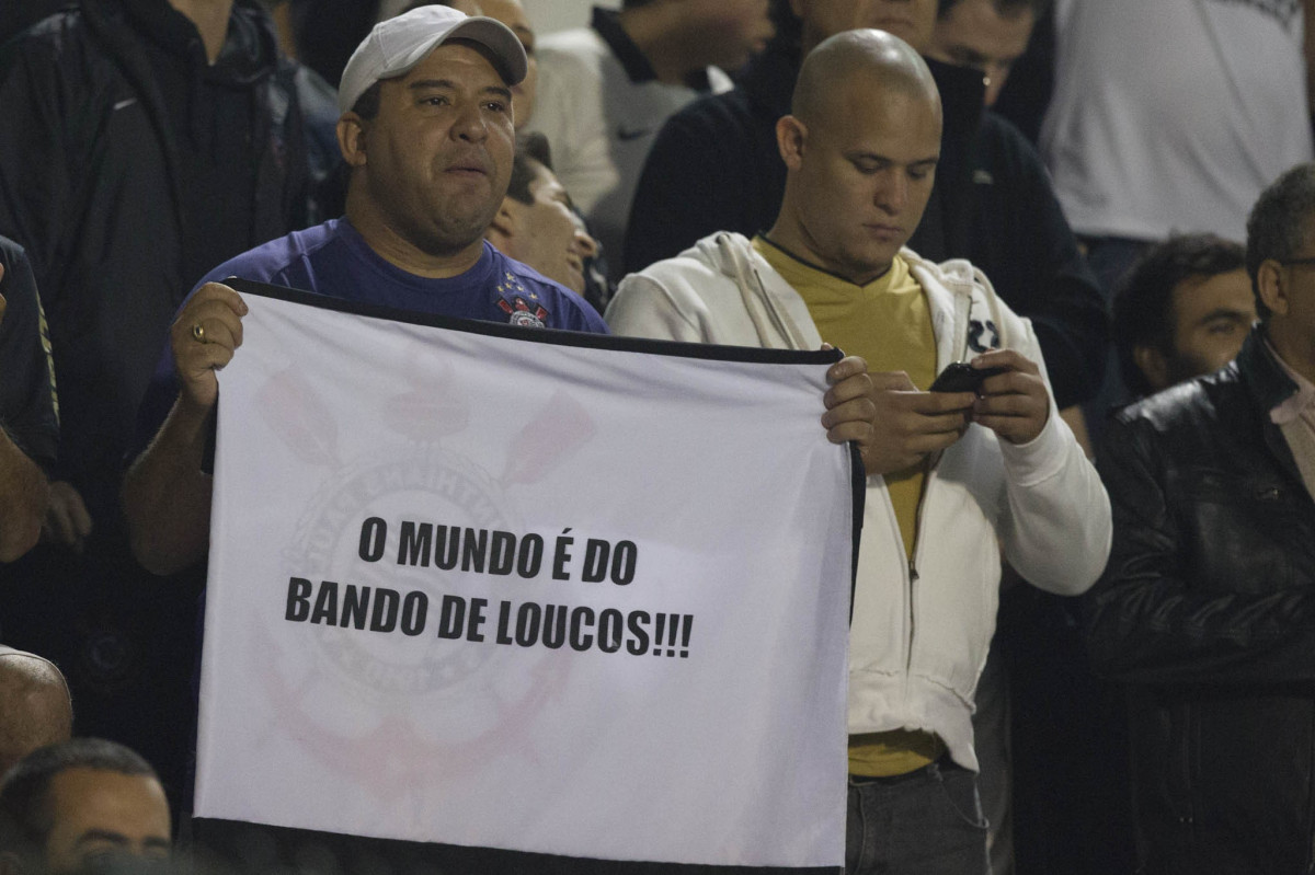Durante a partida entre Corinthians x So Paulo, realizada esta noite no estdio do Pacaembu, jogo da volta, deciso da Recopa 2013