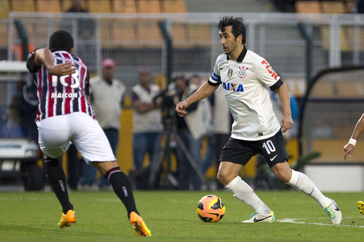 Durante a partida entre Corinthians x São Paulo, realizada esta tarde no estádio do Pacaembu, válida pela 9ª rodada do Campeonato Brasileiro de 2013