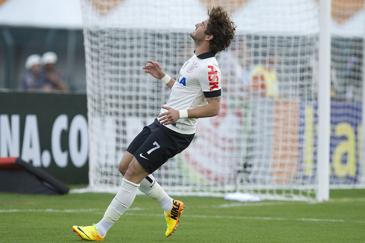 Durante a partida entre Corinthians x So Paulo, realizada esta tarde no estdio do Pacaembu, vlida pela 9 rodada do Campeonato Brasileiro de 2013