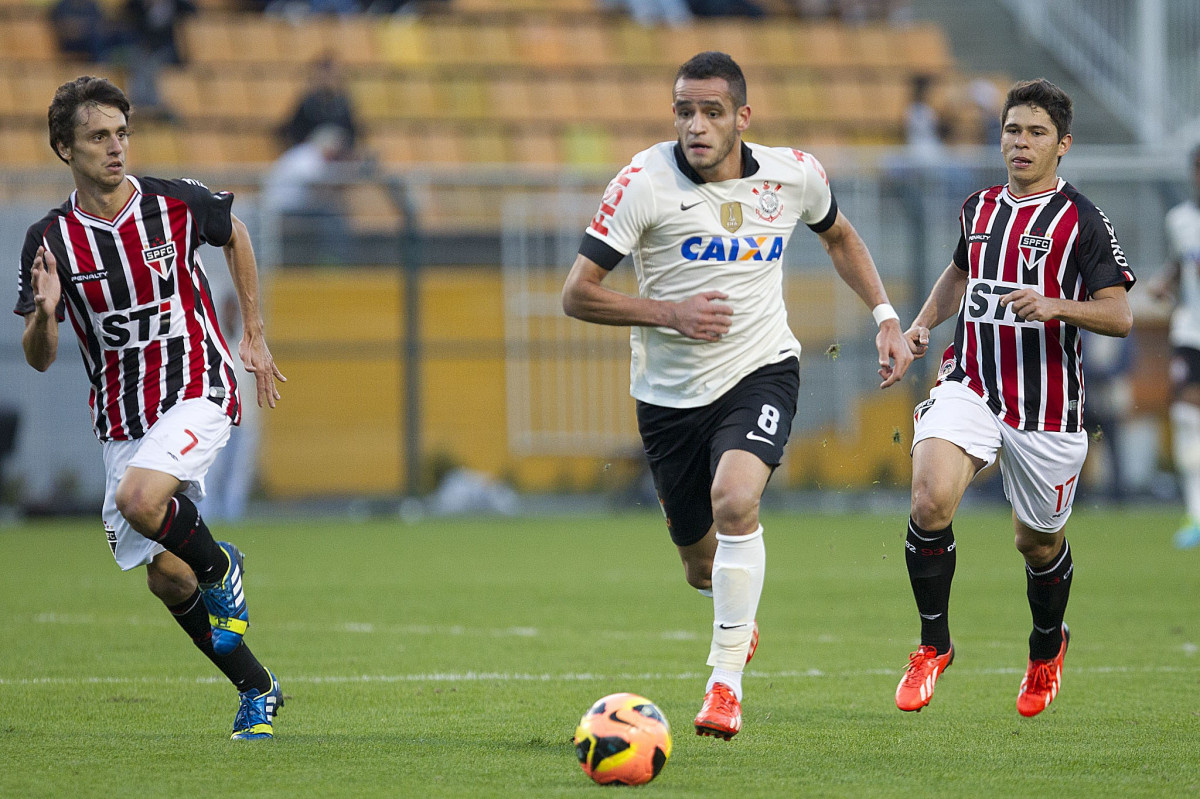 Durante a partida entre Corinthians x So Paulo, realizada esta tarde no estdio do Pacaembu, vlida pela 9 rodada do Campeonato Brasileiro de 2013