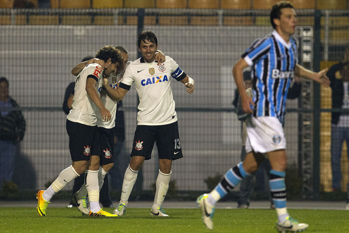 Durante a partida entre Corinthians x Grmio, realizada esta noite no estdio do Pacaembu, vlida pela 10 rodada do Campeonato Brasileiro de 2013