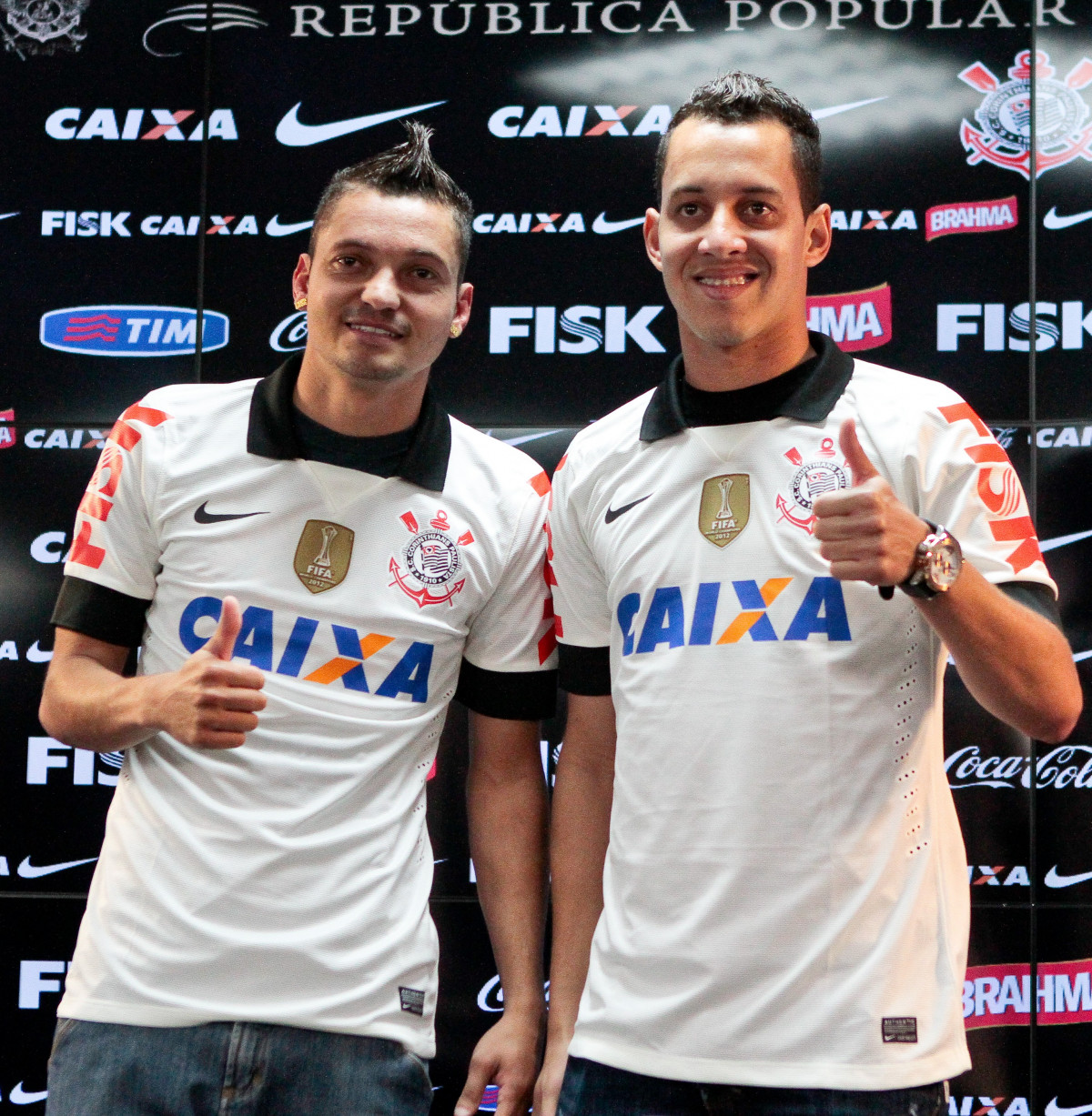Diego Macedo e Rodriguinho do Corinthians durante apresentacao. realizado no CT Joaquim Grava. (Rodrigo Coca)FotoArena 04/10/2013