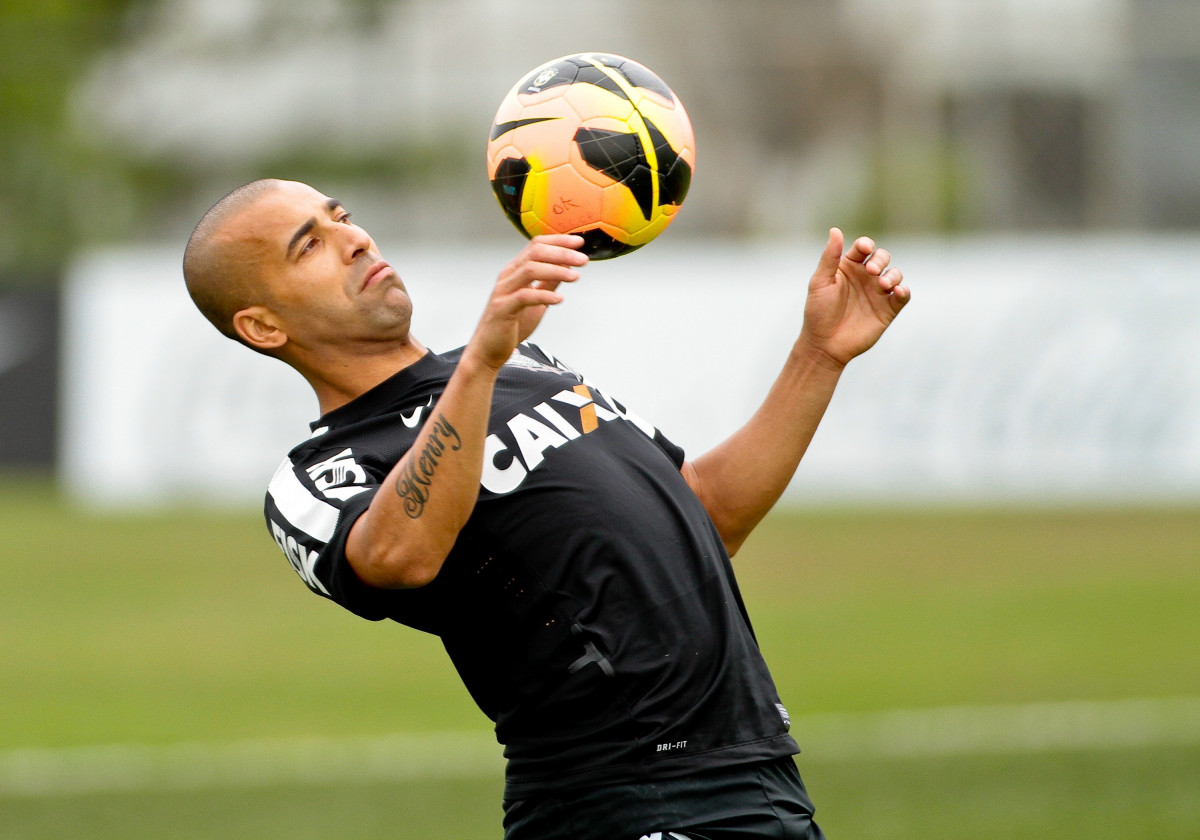 Emerson do Corinthians durante treino. realizado no CT Joaquim Grava. (Rodrigo Coca)FotoArena 04/10/2013