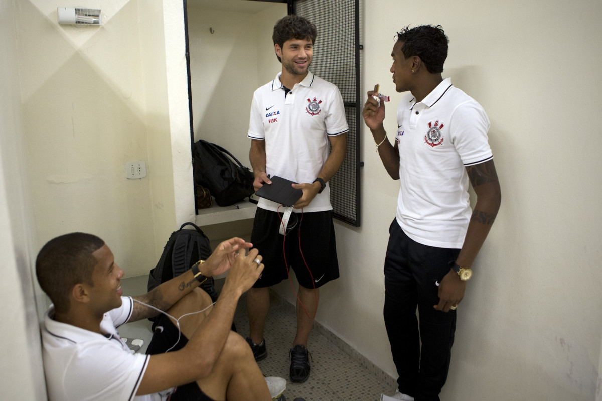 Nos vestiários antes da partida entre Corinthians x Internacional/RS, realizada esta noite no estádio do Pacaembu, válida pela 37ª rodada do Campeonato Brasileiro de 2013