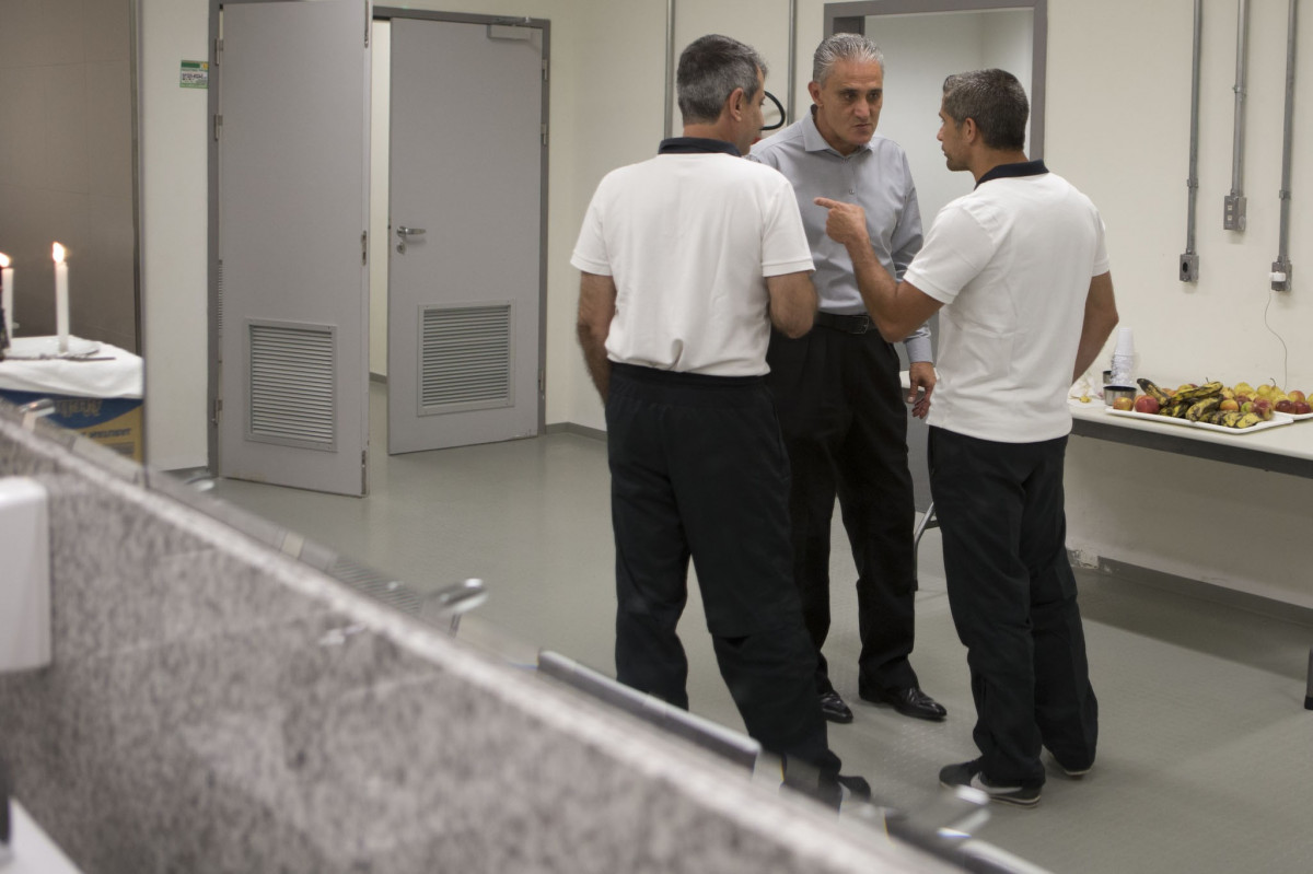 Nos vestiários antes da partida entre Nautico/PE x Corinthians, realizada esta noite na Arena Pernambuco, válida pela 38ª rodada do Campeonato Brasileiro de 2013