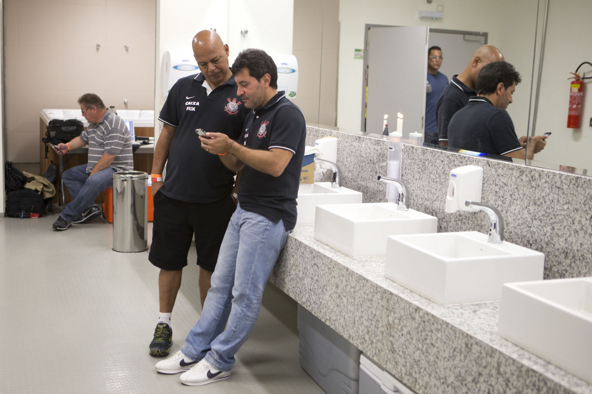 Nos vestiários antes da partida entre Nautico/PE x Corinthians, realizada esta noite na Arena Pernambuco, válida pela 38ª rodada do Campeonato Brasileiro de 2013