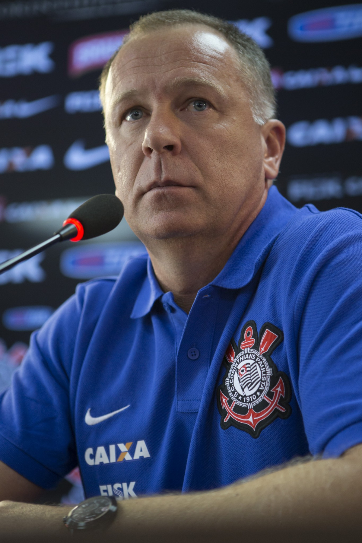 O tcnico Mano Menezes e apresentado a imprensa na reapresentacao do time do Corinthians para o ano de 2014