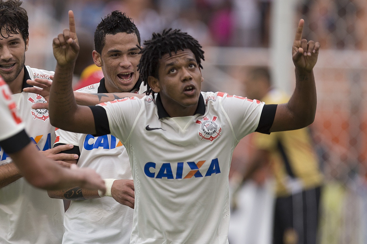 Durante a partida entre Corinthians x Atlético Sorocaba, realizada esta tarde no estádio do Pacaembu, válida pela 15ª rodada do Campeonato Paulista de 2014