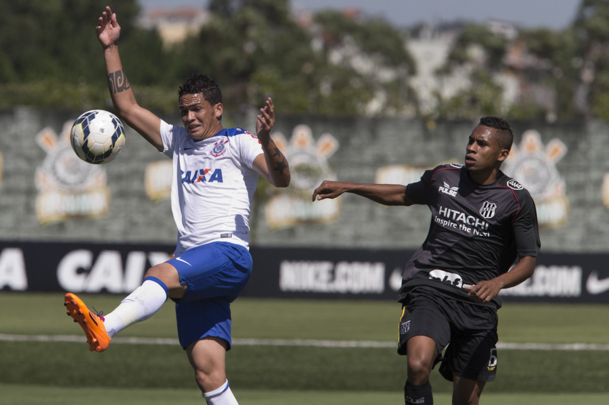 Durante o jogo treino contra a Ponte Preta, de Campinas, esta manhã no CT Joaquim Grava, Parque Ecológico do Tiete, zona leste de São Paulo. O próximo jogo da equipe será dia 20/04, contra o Atlético MIneiro, válido pela 1ª rodada do Campeonato Brasileiro de 2014