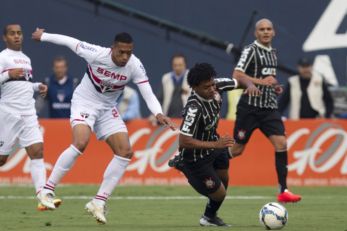 Durante a partida entre So Paulo x Corinthians, realizada esta tarde na Arena Barueri, vlida pela 4 rodada do Campeonato Brasileiro de 2014