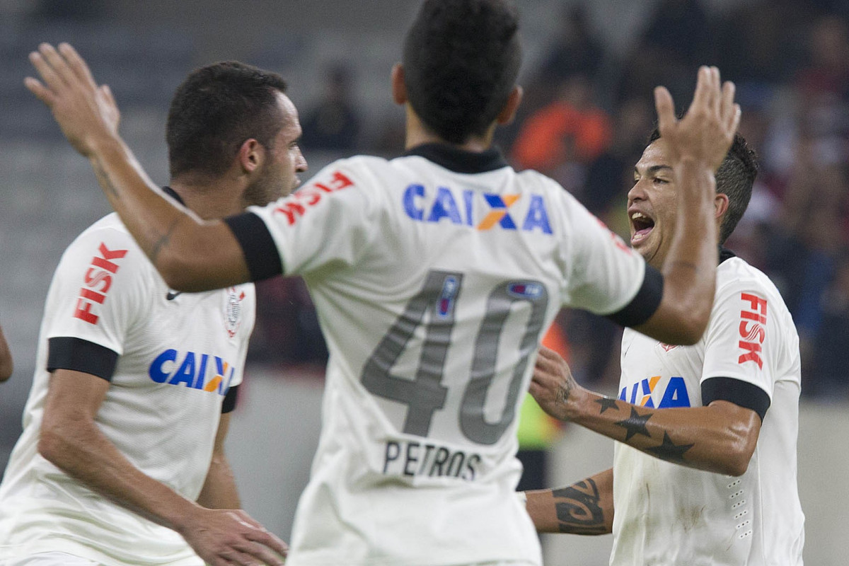 Durante a partida, jogo teste para a Copa do Mundo entre Atltico Paranaense x Corinthians, realizada esta noite na Arena da Baixada, em Curitiba/PR/