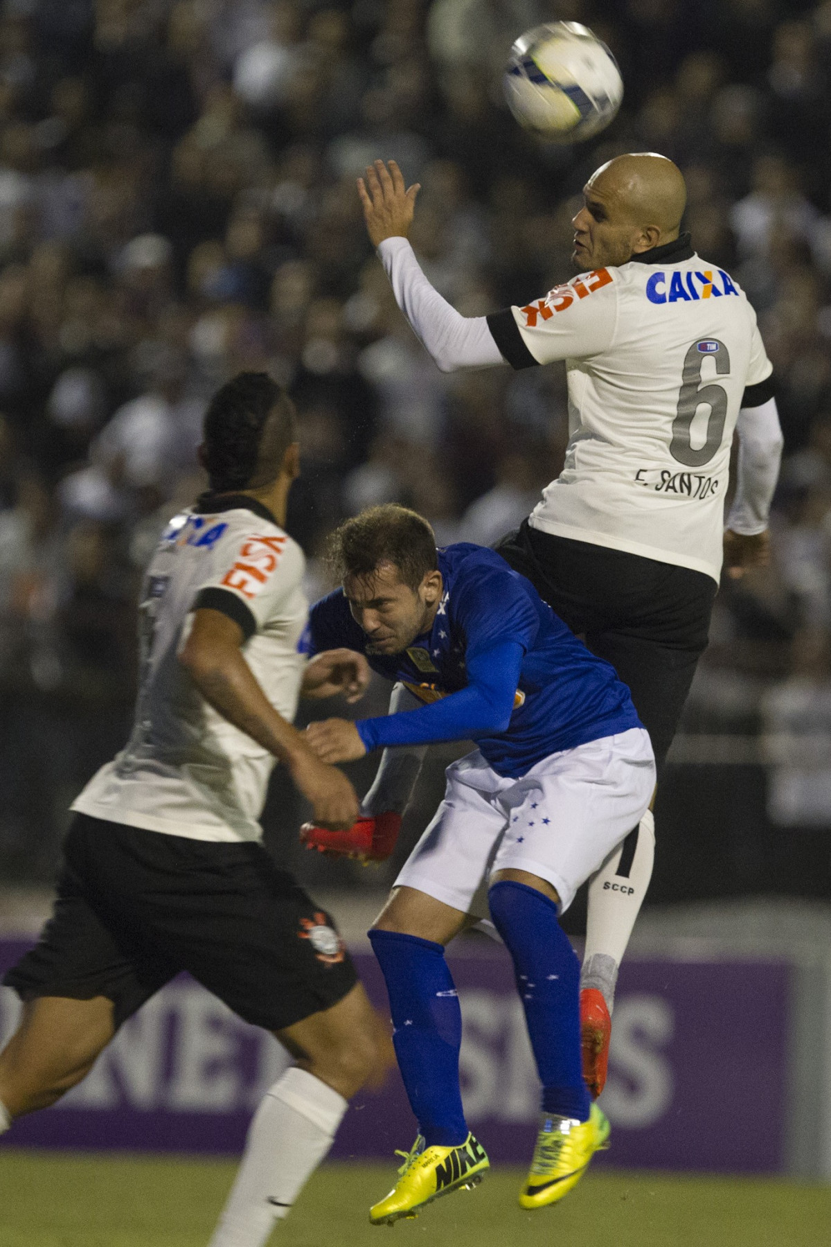 Durante a partida Corinthians x Cruzeiro, realizada esta noite no estádio do Caninde, válida pela 8ª rodada do Campeonato Brasileiro de 2014