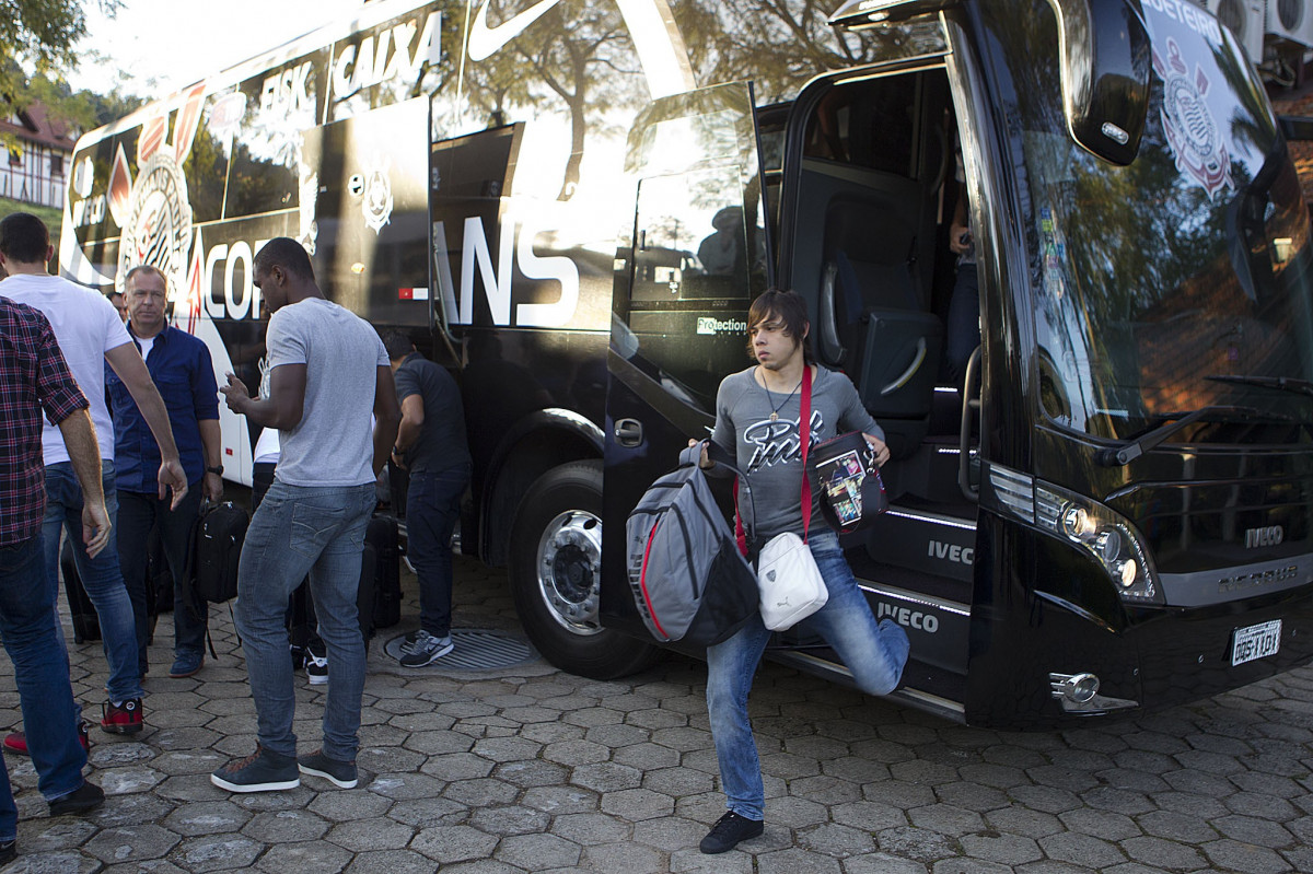 O time do Corinthians chega ao Hotel Fazenda das Amoreiras na cidade de Extrema/MG para uma intertemporada antes do reinicio do Campeonato Brasileiro 2014. O prximo jogo da equipe ser dia 17/07 contra o Internacional/RS, na Arena Corinthians, vlido pela 10 rodada do Campeonato Brasileiro de 2014