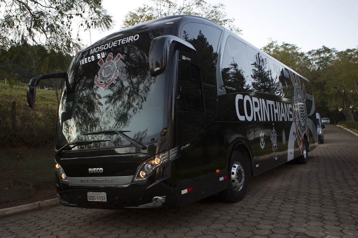 O time do Corinthians chega ao Hotel Fazenda das Amoreiras na cidade de Extrema/MG para uma intertemporada antes do reinicio do Campeonato Brasileiro 2014. O prximo jogo da equipe ser dia 17/07 contra o Internacional/RS, na Arena Corinthians, vlido pela 10 rodada do Campeonato Brasileiro de 2014