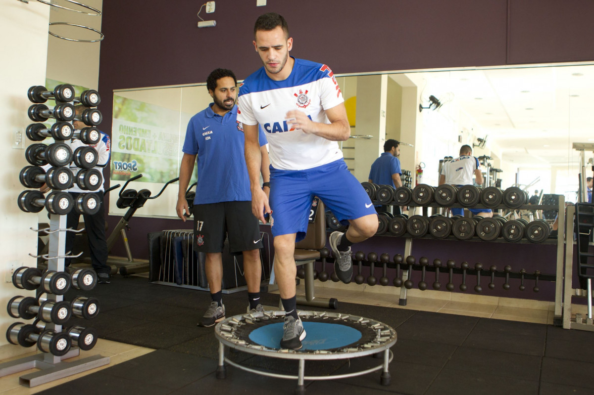 Durante o treino desta manhã em uma academia na cidade de Extrema/MG. O time faz uma intertemporada preparando-se para o próximo jogo dia 17/07 contra o Internacional/RS, na Arena Corinthians, válido pela 10ª rodada do Campeonato Brasileiro de 2014