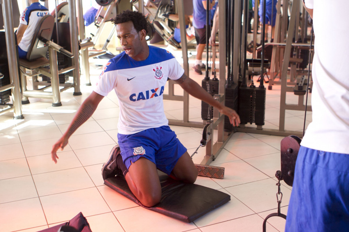 Durante o treino desta manhã em uma academia na cidade de Extrema/MG. O time faz uma intertemporada preparando-se para o próximo jogo dia 17/07 contra o Internacional/RS, na Arena Corinthians, válido pela 10ª rodada do Campeonato Brasileiro de 2014